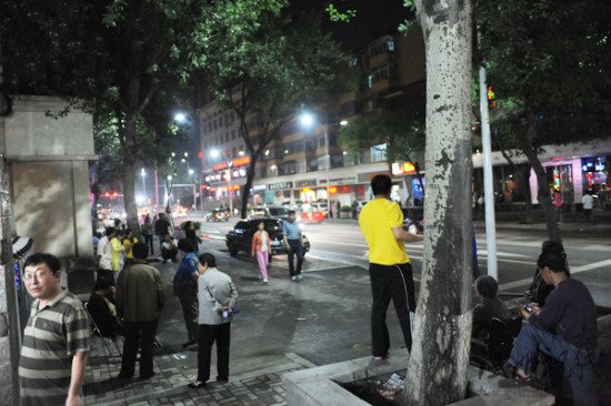 組圖：山西太原發(fā)生4.6級地震市民走上街頭