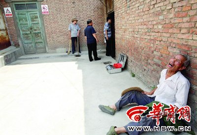 父母疑八歲女兒偷錢 輪流毆打兩小時致其死亡