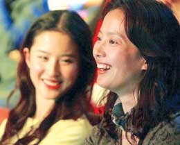 劉亦菲還原真實(shí)身份：沒有叛逆期的女生(組圖)