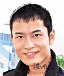黃曉明舊照曝光疑整容 知情人稱半年打次瘦臉針