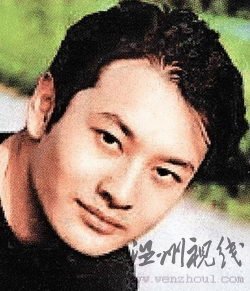 黃曉明舊照曝光疑整容 知情人稱半年打次瘦臉針