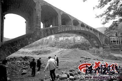 國家級貧困縣花巨資建4座橋短期內均成危橋