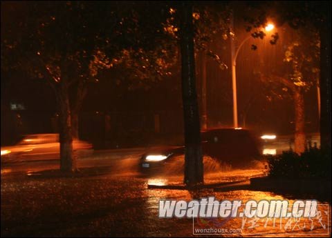 河北局地強降雨致內澇 今日悶熱發高溫預警