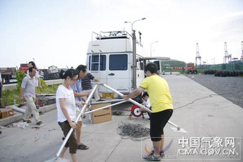 上海追風小隊架設備靜候“梅花”