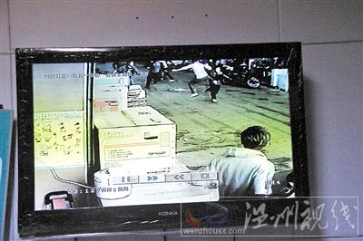 溫州黃龍家電市場再現“群俠”合力勇擒搶包賊