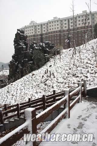 湘北積雪湘南冰凍 道路濕滑注意平安出行