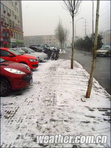 呼和浩特三月小雪滋潤(rùn)大地（組圖）