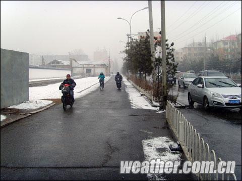 呼和浩特三月小雪滋潤(rùn)大地（組圖）