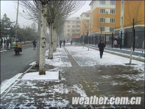 呼和浩特三月小雪滋潤(rùn)大地（組圖）