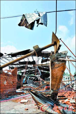 廣東江門市遭龍卷風襲擊 22間廠房被夷為平地