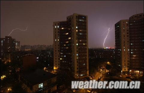 北京19日陰有雷陣雨