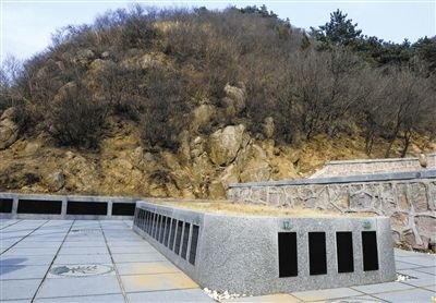 北京多家公墓已無(wú)現(xiàn)墓 市民全款購(gòu)買期墓(圖)