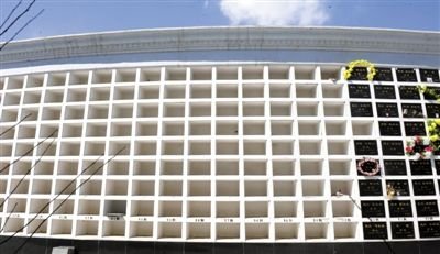 北京多家公墓已無(wú)現(xiàn)墓 市民全款購(gòu)買期墓(圖)