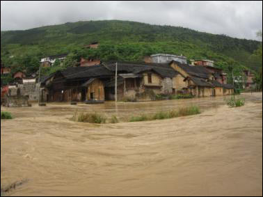 中國多地遭受風(fēng)雹災(zāi)害 4人死149萬余人受災(zāi)(圖)