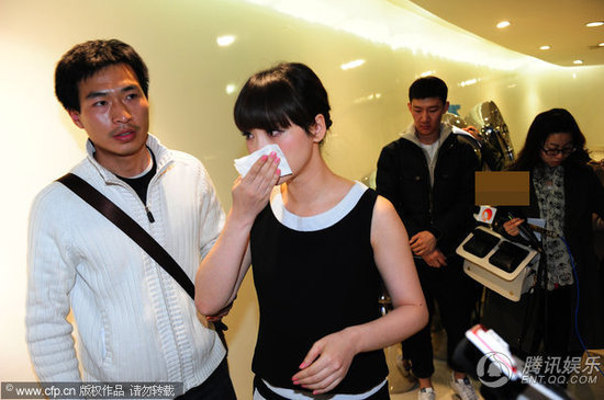 柳巖與制片方發生矛盾被惹哭了