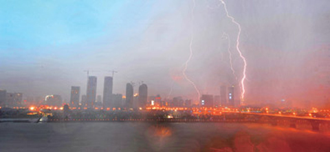 湖南局地有雷雨大風冰雹 今日強降雨持續(xù)