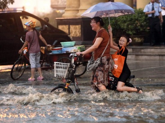 洛陽暴雨