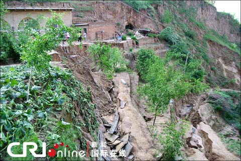 陜西暴雨致8萬多人轉移 工人宿舍被沖毀2死1傷