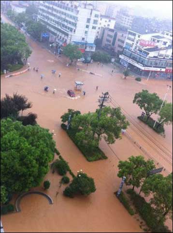 10日江西景德鎮(zhèn)暴雨 暴雨引發(fā)內澇