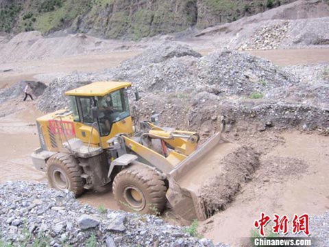 甘肅強降雨已致1死3失蹤公路損毀嚴重