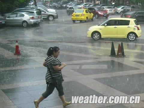 重慶遭遇短時強降雨 多個航班受影響