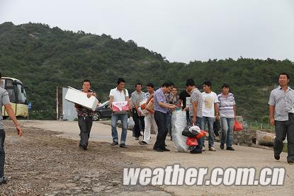 浙江象山崇攙港 近千艘漁船回港避風