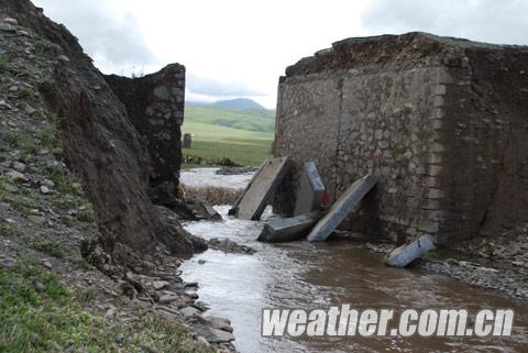 青海暴雨災情 持續暴雨致大量牲畜死亡