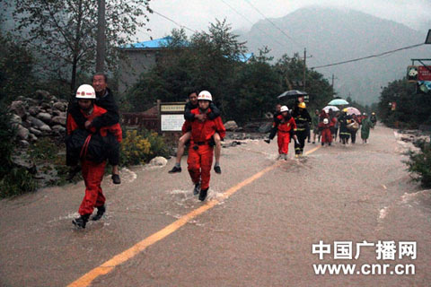 陜西寶雞景區69人河水暴漲被困