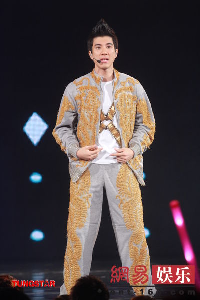 王力宏紅磡演唱會成龍助陣
