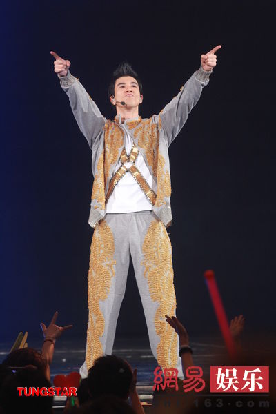 王力宏紅磡演唱會成龍助陣