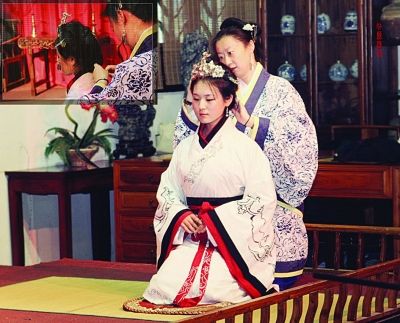 蘇州大學(xué)女生秦亞文穿漢服上課，漢服女孩秦亞文癡迷漢服的華美