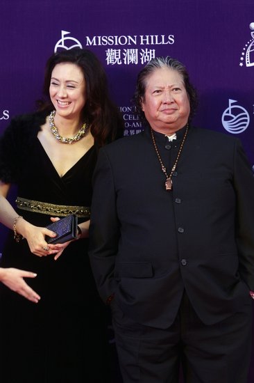 洪金寶攜太太高麗虹亮相2012觀瀾湖世界明星賽