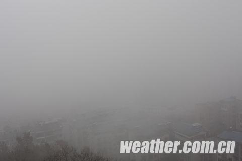 貴州持續陰雨局地有霧 畢節西部將現凍雨