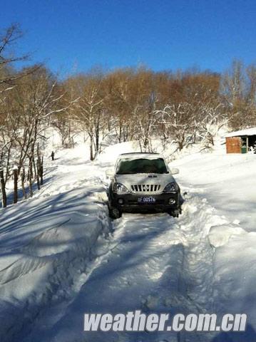 吉林省白山市連日降雪 山路雪深80厘米（組圖）