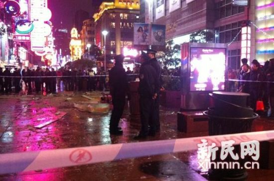 南京路鯊魚缸爆裂