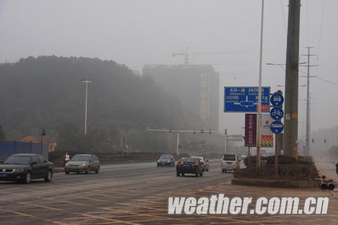湖南今晨83縣市出現大霧天氣 19日晚間起迎降水