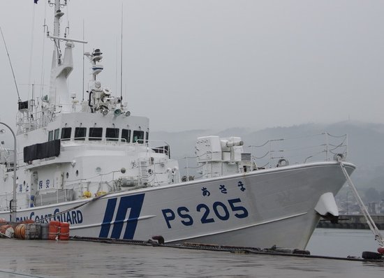 日本在釣魚島問題上玩火最新消息 日船在海監(jiān)船船頭5米強(qiáng)行橫穿