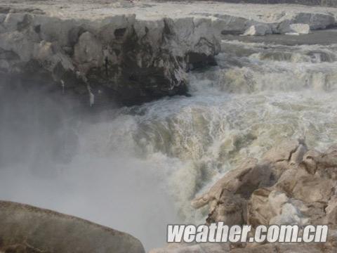 山西吉縣氣溫回升 黃河壺口瀑布冰化河開場面壯觀