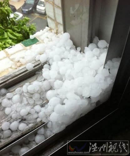 東莞冰雹大的有雞蛋般大小