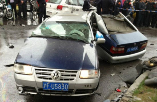 寶山路慘烈車禍現場圖片