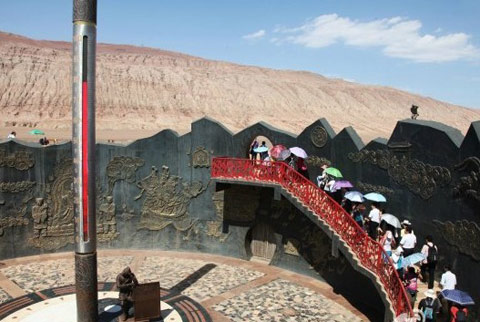 吐魯番氣溫將持續40℃以上 火焰山地表溫度達到78℃