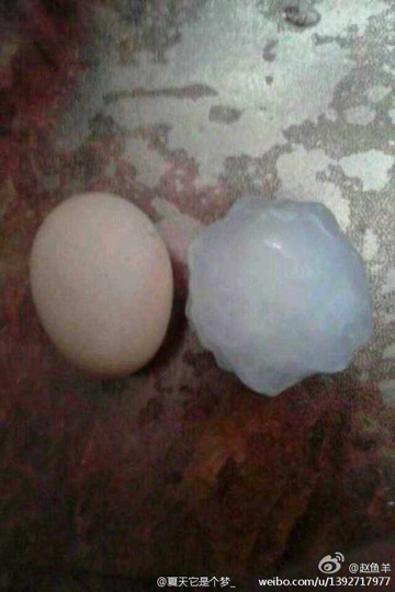 陜西榆林迎來強(qiáng)對流天氣 下起了冰雹砸傷多人