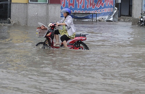 部分積水嚴重地區水深達30多厘米