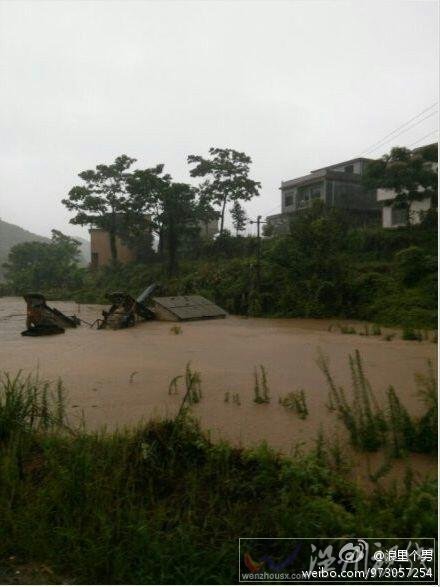 藍山暴雨 百年一遇暴雨引發(fā)泥石流多人被埋