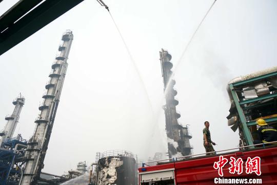 河南新鄉(xiāng)化工廠發(fā)生爆炸 調(diào)查發(fā)現(xiàn)傷者不只企業(yè)上報(bào)的5人