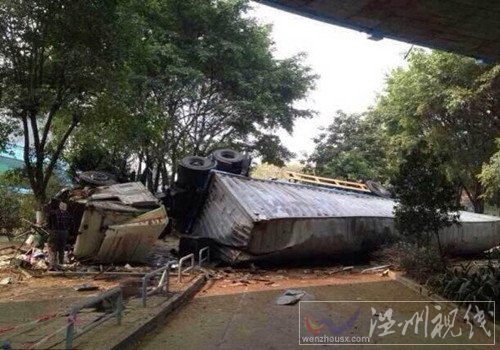 佛山南海區(qū)車禍