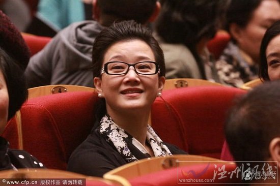 宋祖英素顏照 49歲宋祖英觀看音樂劇素顏現(xiàn)身