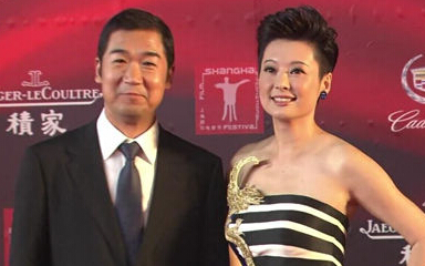 袁立與網(wǎng)友對罵 怒罵網(wǎng)友造謠袁立被鄧婕掌摑