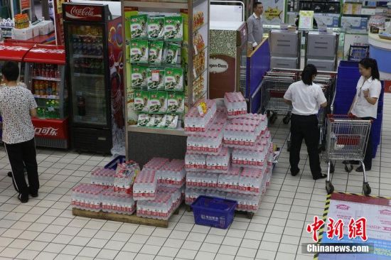 富春江水污染杭州市民擔(dān)心杭州停水忙囤水