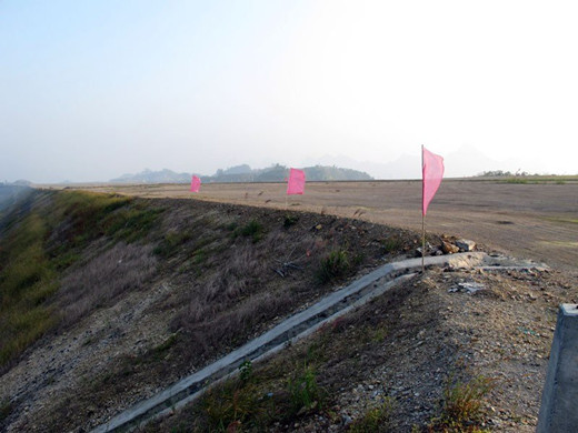 建在山頂的機場叫河池